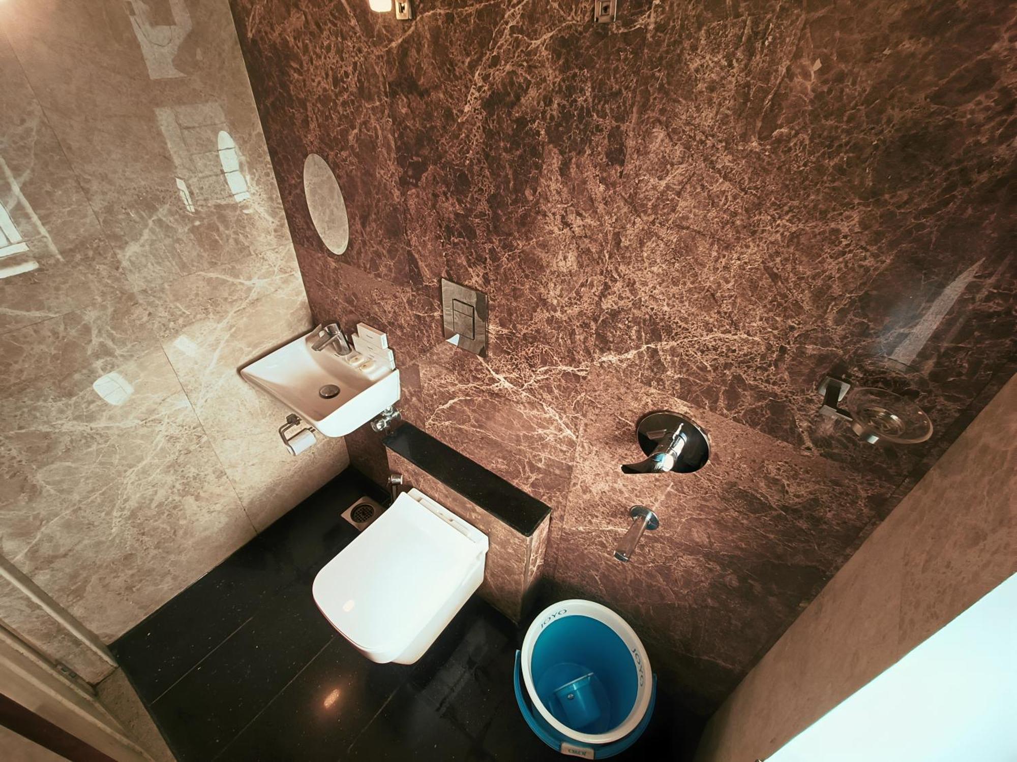 Le Holiday Inn Puduččéri Exteriér fotografie