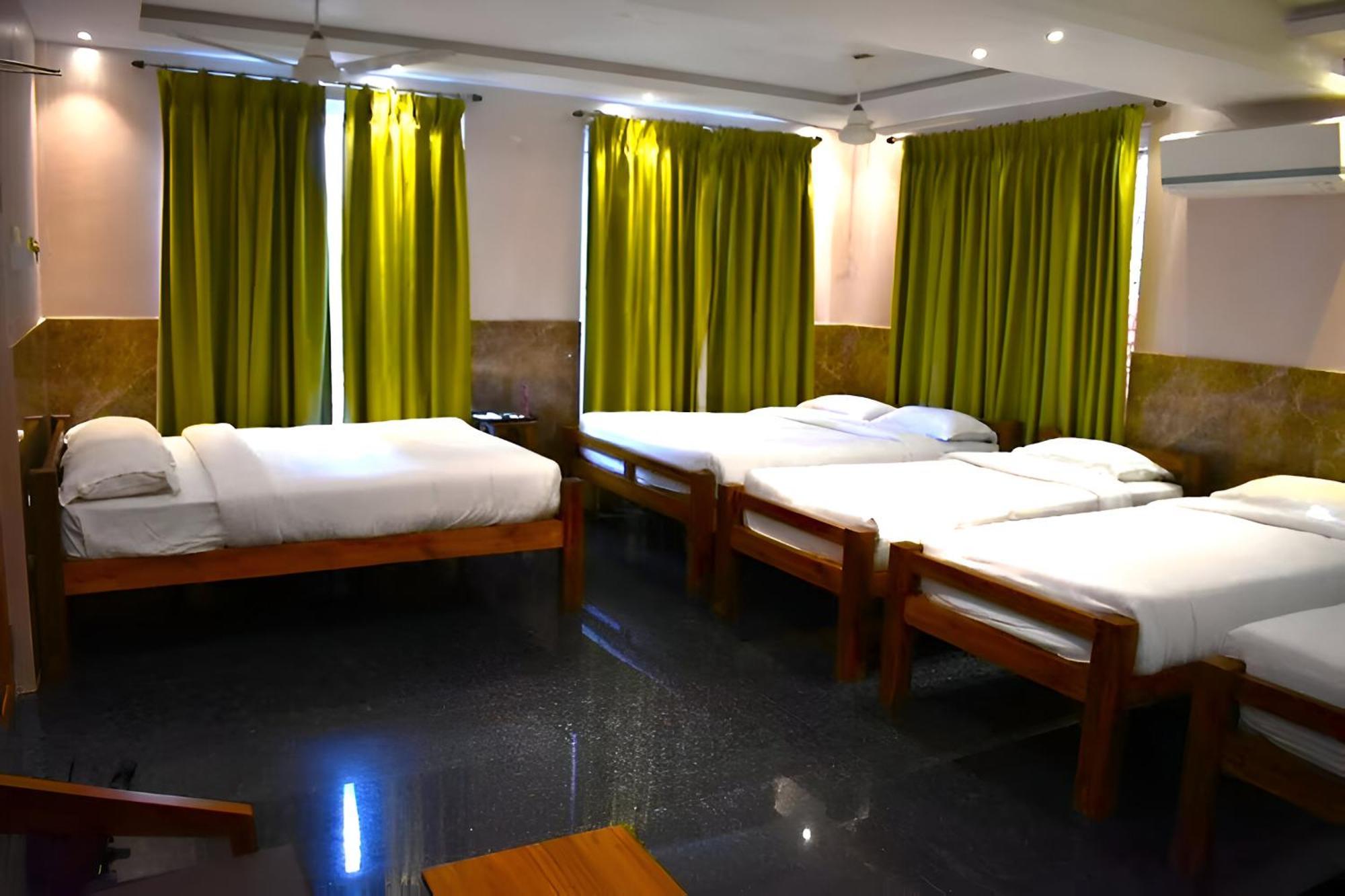 Le Holiday Inn Puduččéri Exteriér fotografie