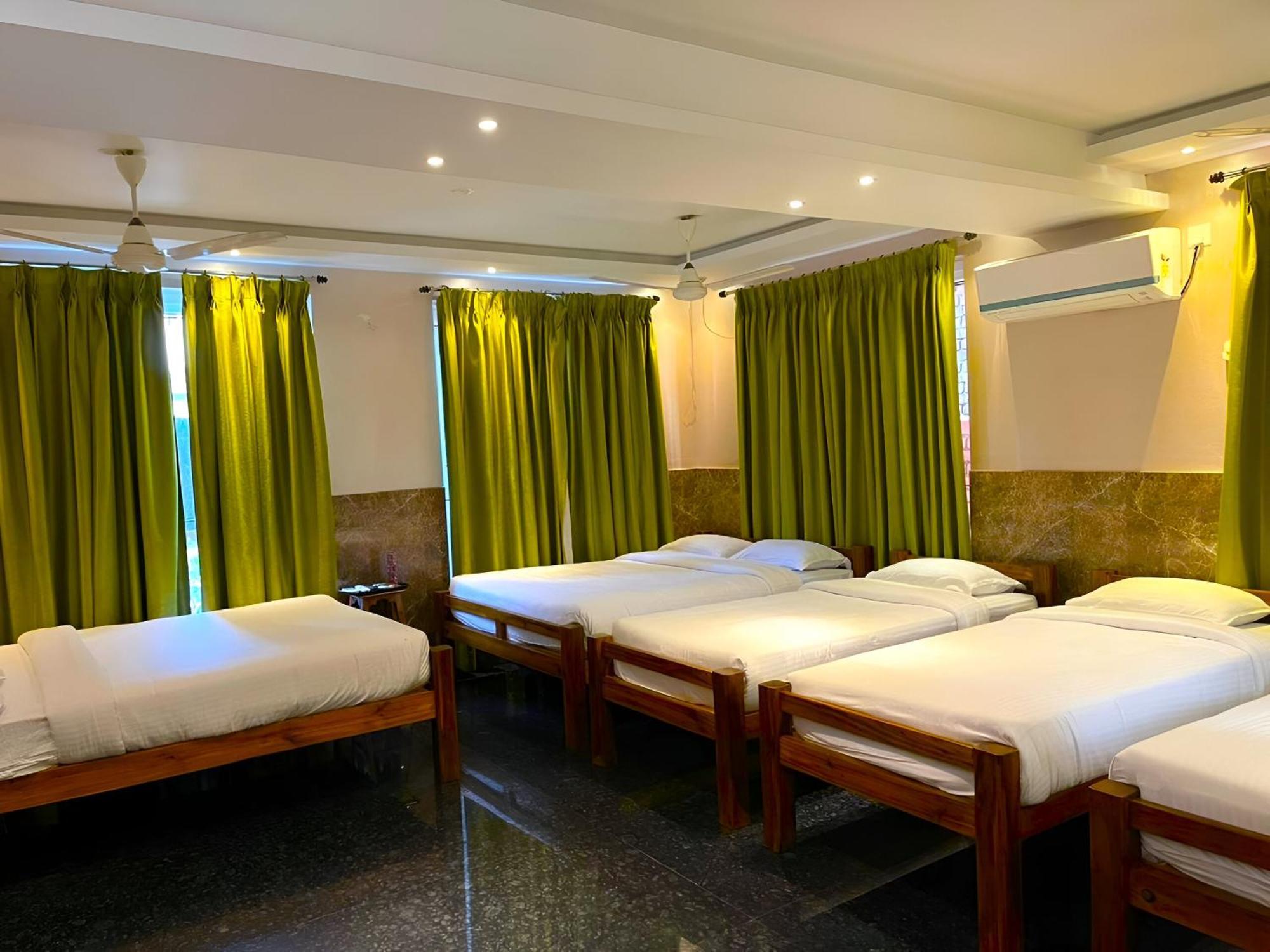 Le Holiday Inn Puduččéri Exteriér fotografie